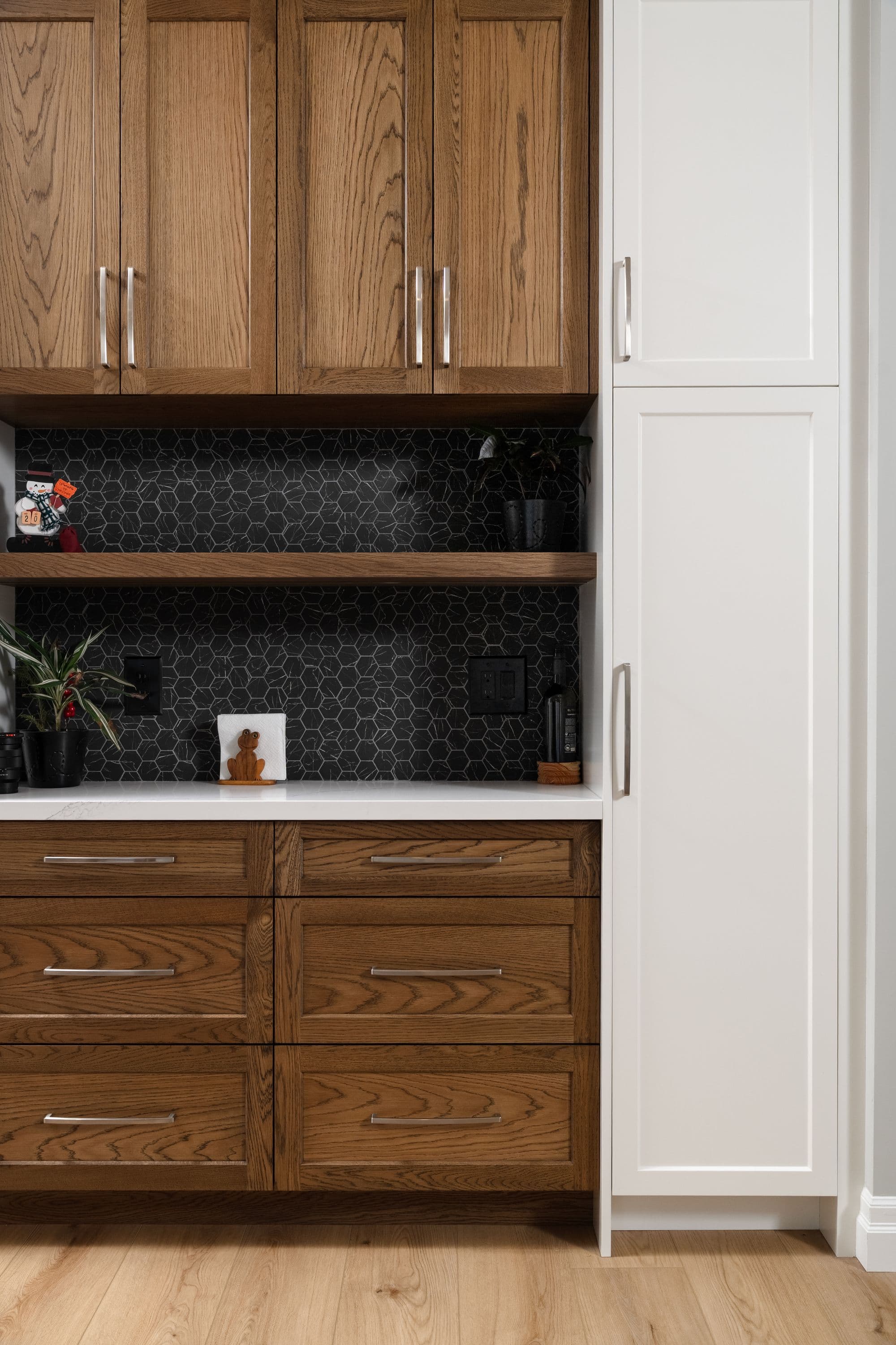 White Shaker & Oak - Image 7