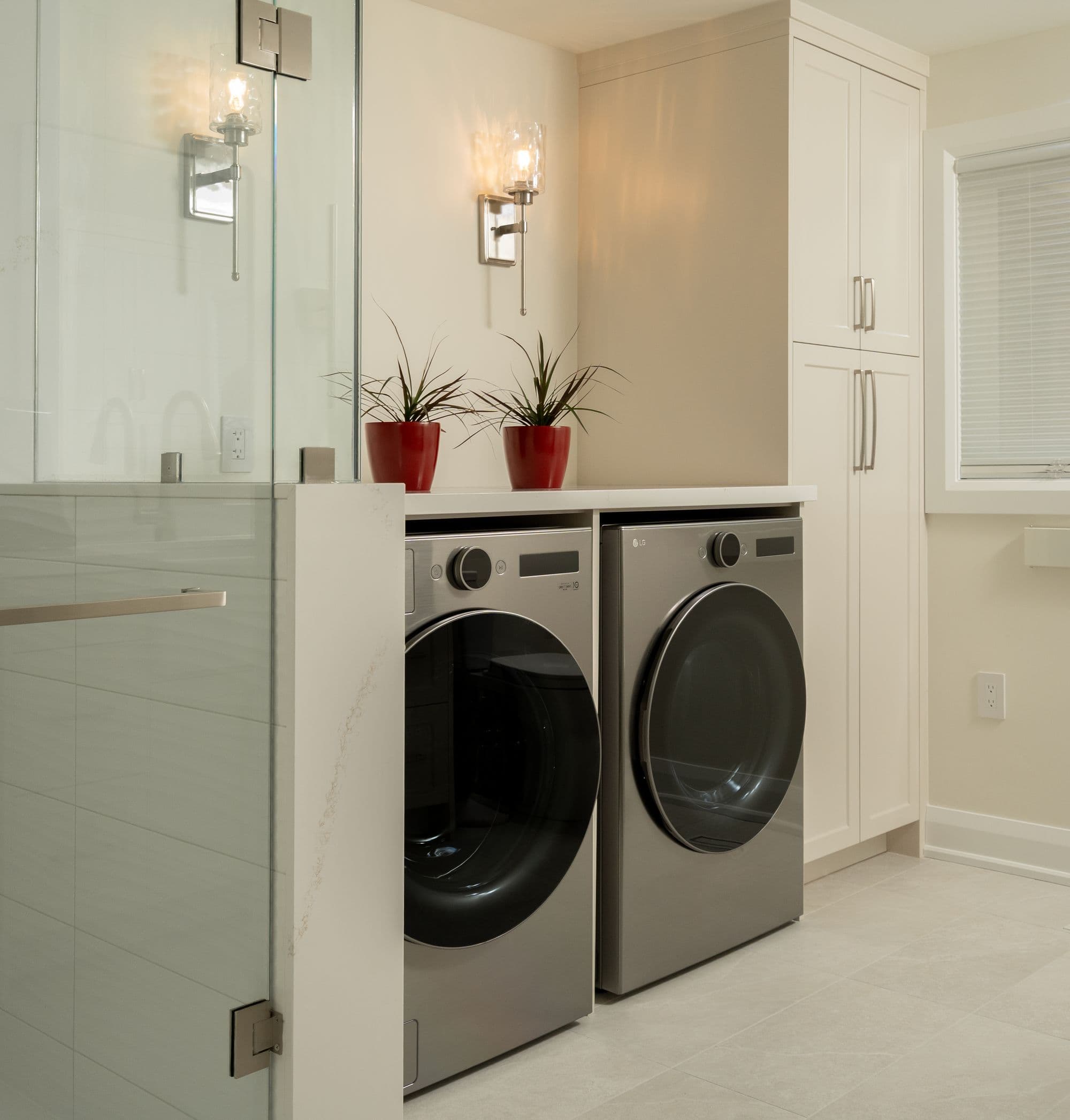 White, Gold & Oak - Image 9