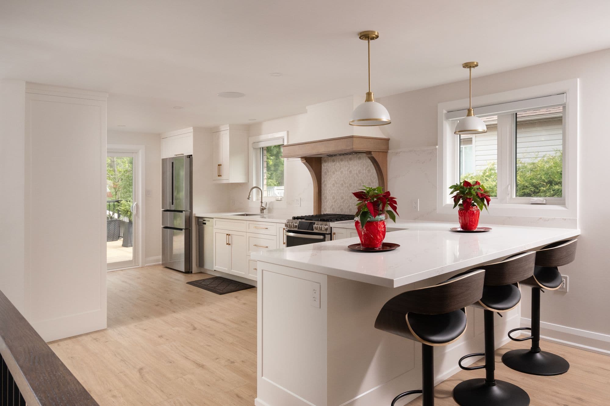 White, Gold & Oak - Image 2