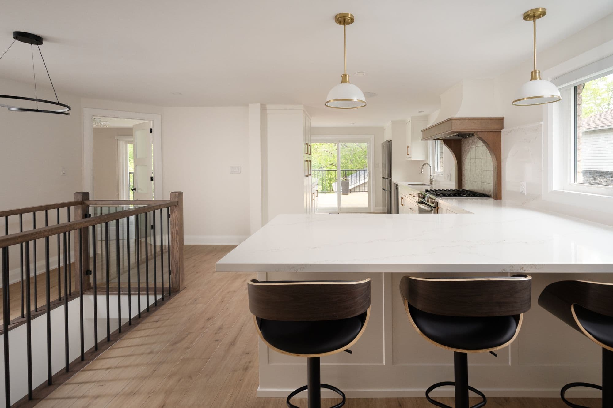 White, Gold & Oak - Image 5