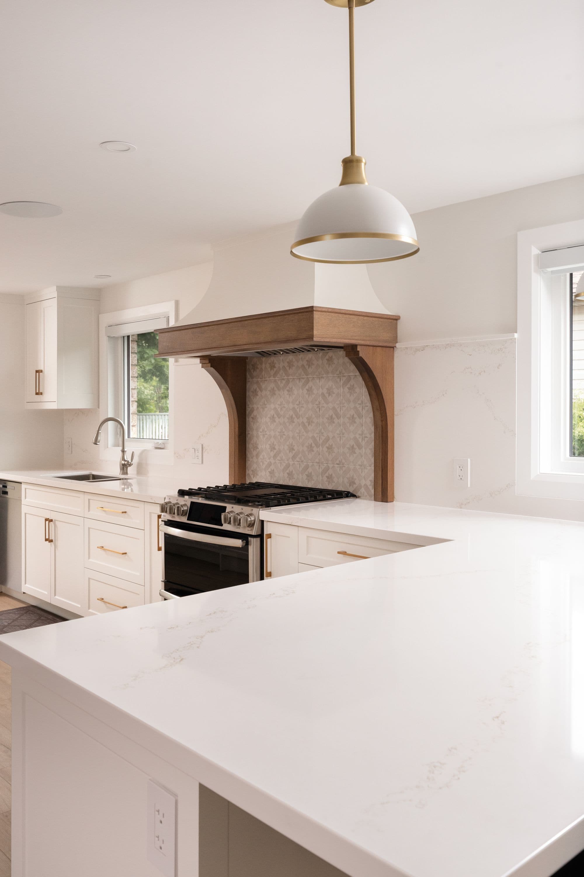 White, Gold & Oak - Image 3