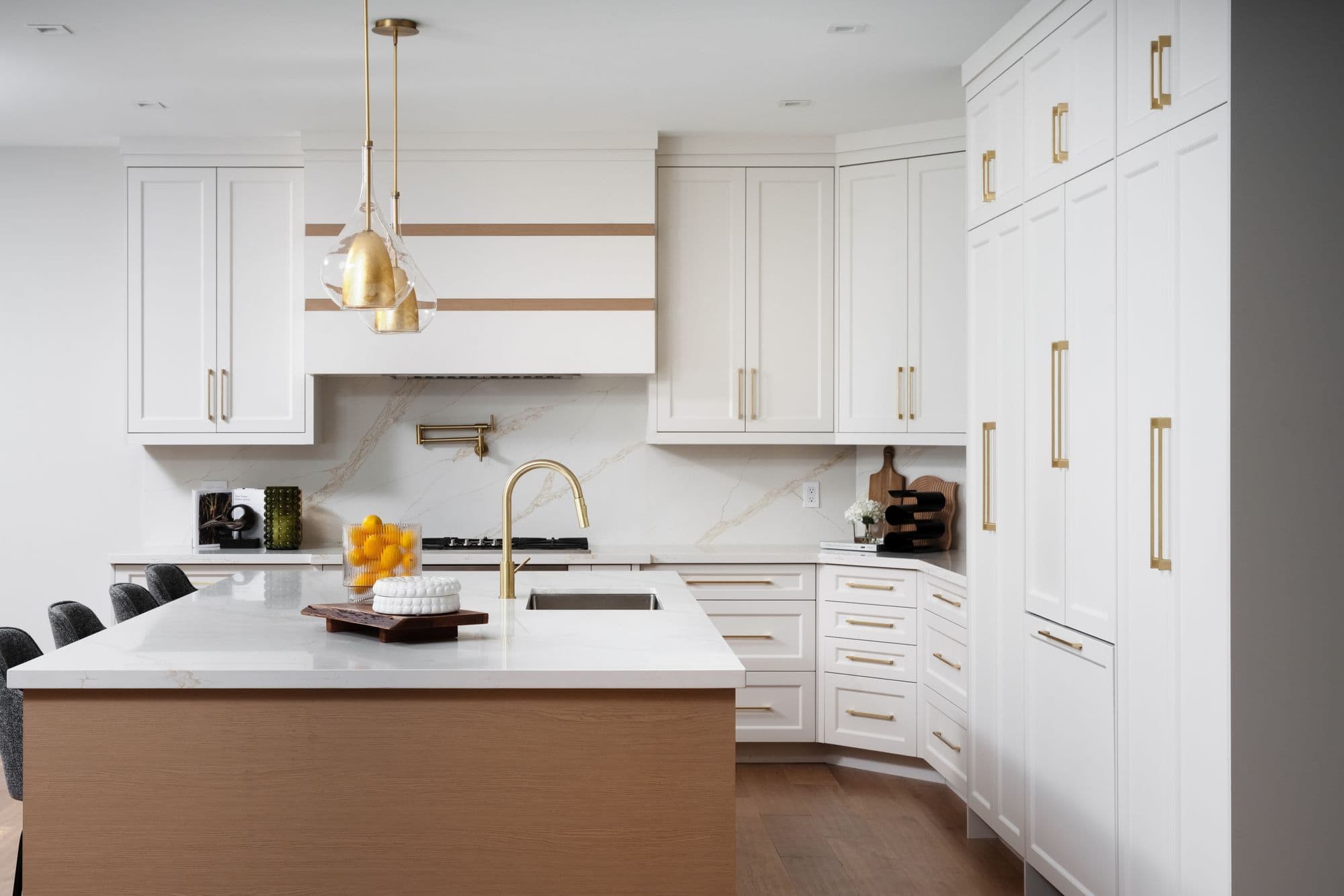 White, Gold, & Oak - Image 4