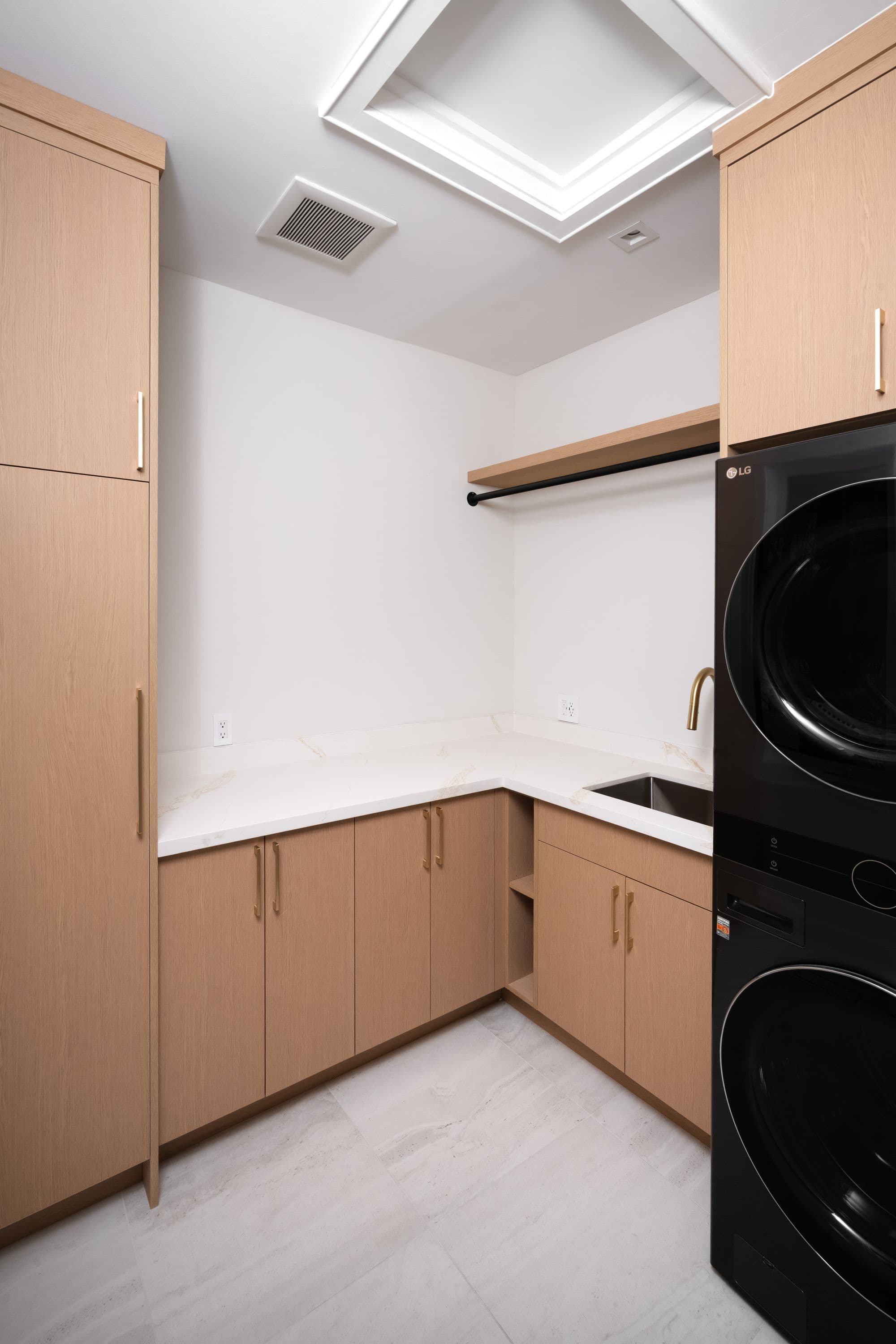 White, Gold, & Oak - Image 6