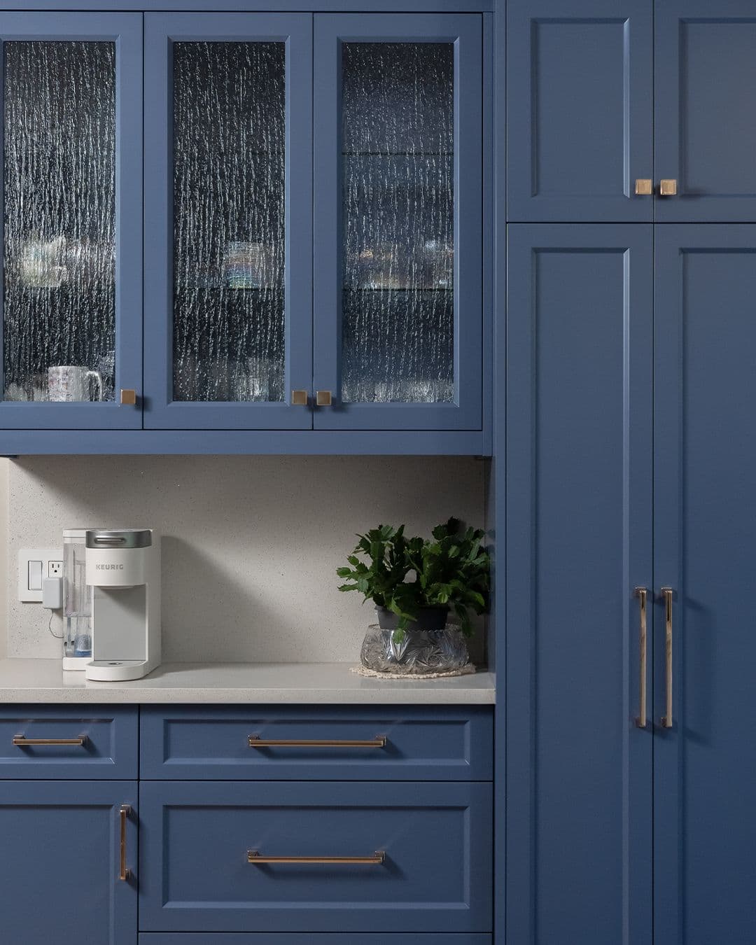 Blue Accent & White - Image 5