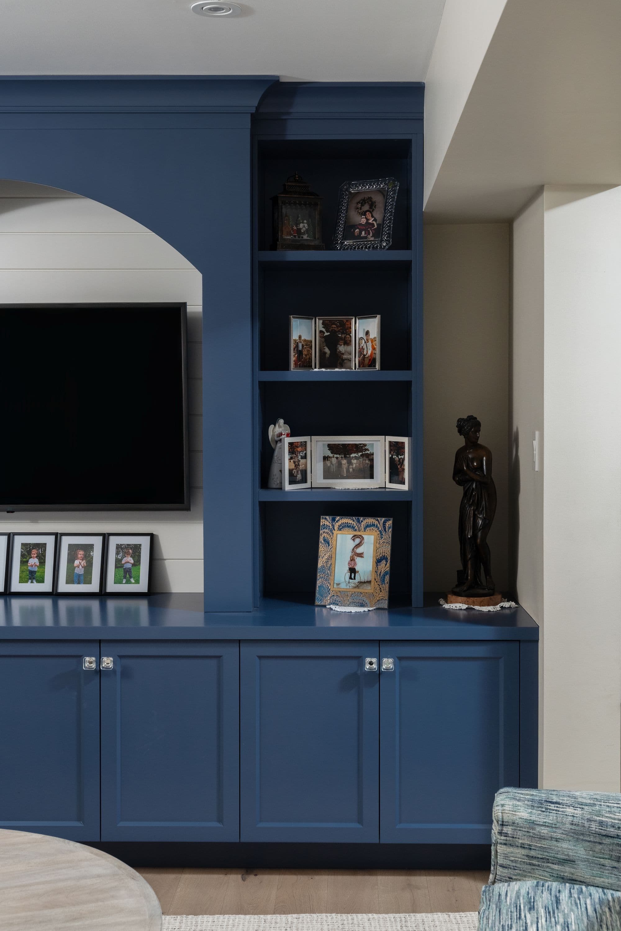 Blue Accent & White - Image 7