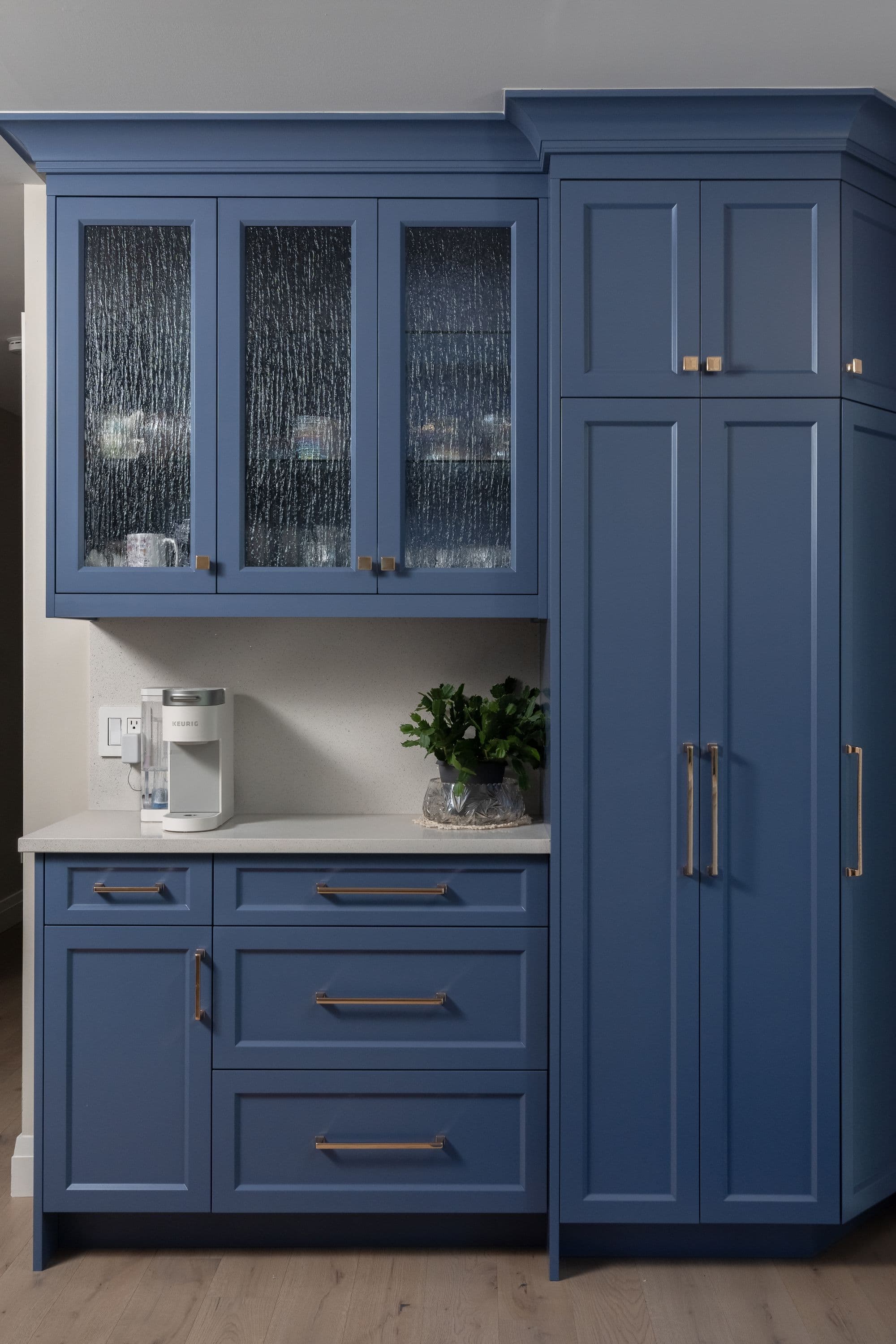 Blue Accent & White - Image 6