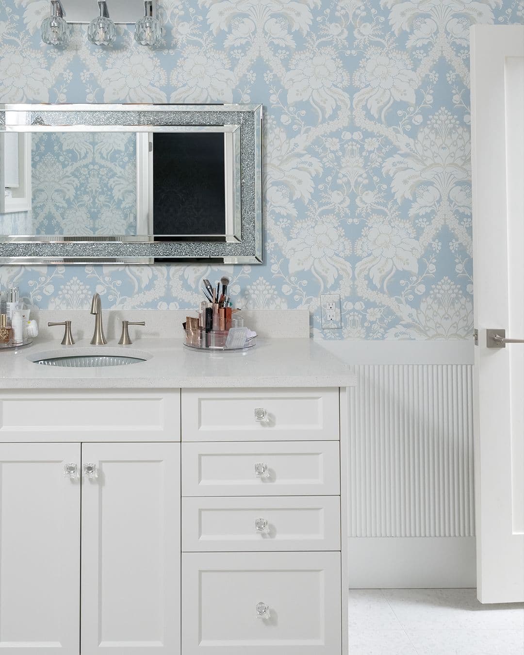 Blue Accent & White - Image 8